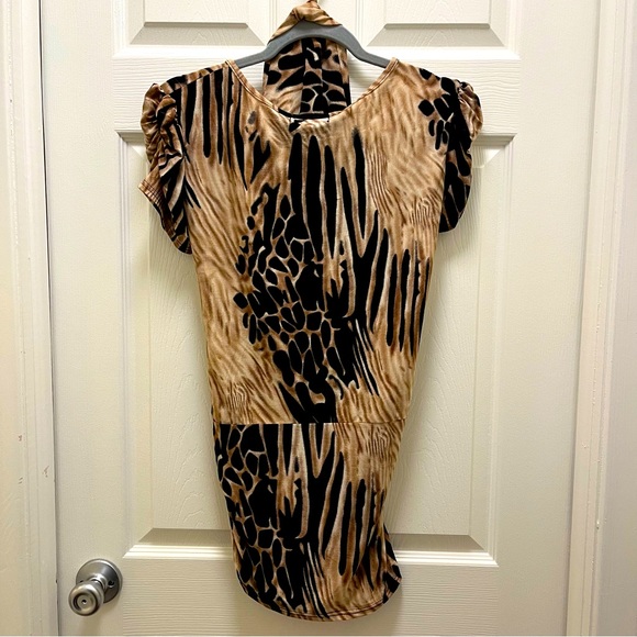Animal Print Cheetah Shirt with Attached Neck Scarf and Sequin Heart - Picture 4 of 4